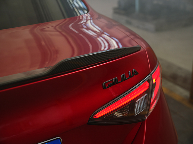 Rear spoiler
