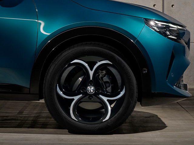 Alfa Romeo Junior - Junior Ibrida 2024 Exterieur - Raeder