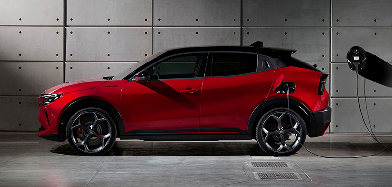 Alfa Romeo Junior - Junior Elettrica - Laden zu Hause