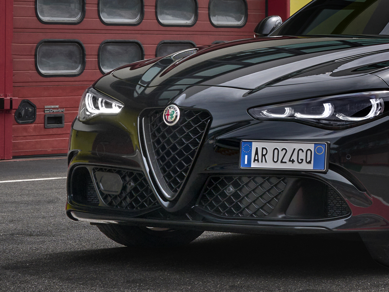 Scudetto-V-Grill aus Kohlefaser