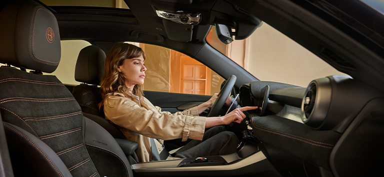 Alfa Romeo Tonale Intensa Kopfstützen